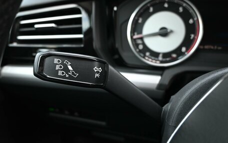 Volkswagen Touareg III, 2019 год, 3 999 000 рублей, 15 фотография