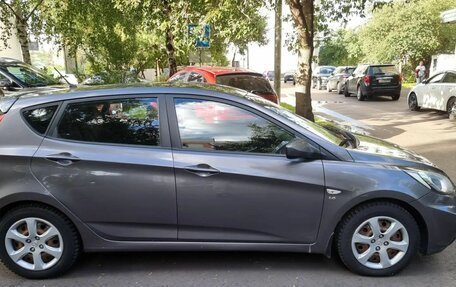 Hyundai Solaris II рестайлинг, 2011 год, 690 000 рублей, 5 фотография