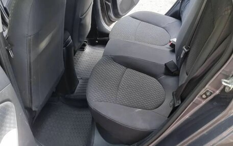 Hyundai Solaris II рестайлинг, 2011 год, 690 000 рублей, 19 фотография