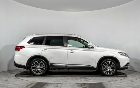 Mitsubishi Outlander III рестайлинг 3, 2017 год, 1 515 000 рублей, 4 фотография