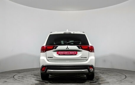 Mitsubishi Outlander III рестайлинг 3, 2017 год, 1 515 000 рублей, 6 фотография