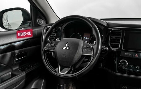 Mitsubishi Outlander III рестайлинг 3, 2017 год, 1 515 000 рублей, 16 фотография