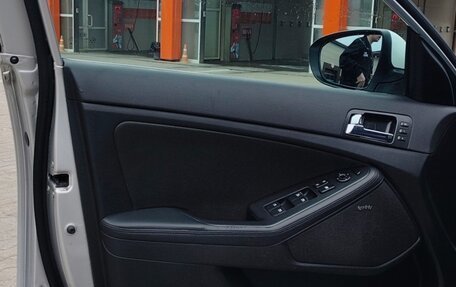 KIA Optima III, 2011 год, 1 000 000 рублей, 7 фотография