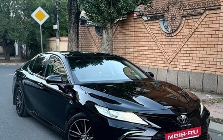 Toyota Camry, 2021 год, 2 900 000 рублей, 2 фотография