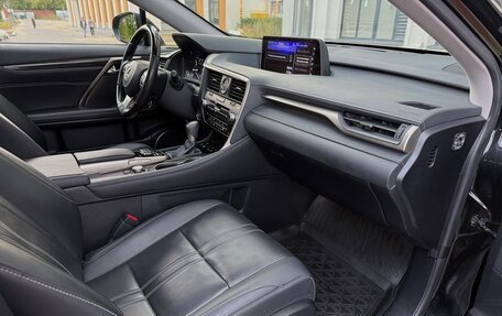 Lexus RX IV рестайлинг, 2017 год, 4 870 000 рублей, 25 фотография