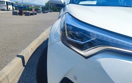 Toyota C-HR I рестайлинг, 2018 год, 2 000 000 рублей, 3 фотография