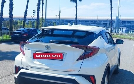 Toyota C-HR I рестайлинг, 2018 год, 2 000 000 рублей, 4 фотография