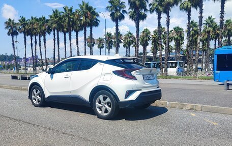Toyota C-HR I рестайлинг, 2018 год, 2 000 000 рублей, 12 фотография