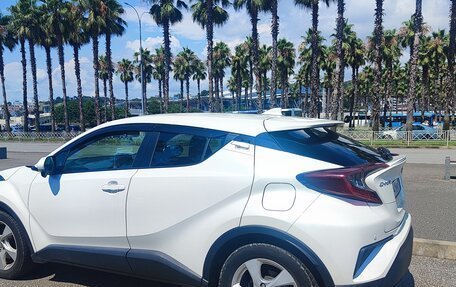 Toyota C-HR I рестайлинг, 2018 год, 2 000 000 рублей, 11 фотография