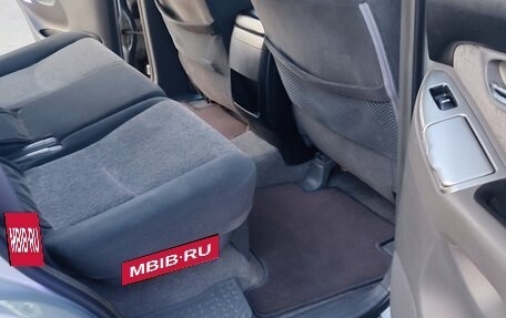 Toyota Land Cruiser Prado 120 рестайлинг, 2004 год, 1 850 000 рублей, 24 фотография