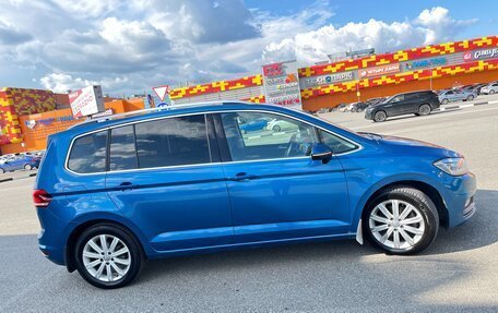 Volkswagen Touran III, 2016 год, 1 513 000 рублей, 5 фотография