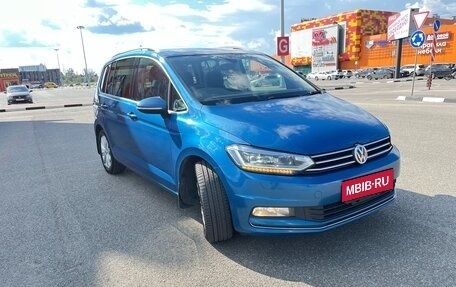 Volkswagen Touran III, 2016 год, 1 513 000 рублей, 2 фотография