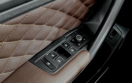 Volkswagen Tiguan II, 2019 год, 2 620 000 рублей, 10 фотография