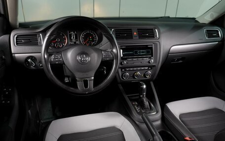Volkswagen Jetta VI, 2012 год, 1 099 000 рублей, 6 фотография