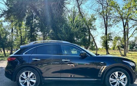 Infiniti QX70, 2015 год, 2 100 000 рублей, 7 фотография