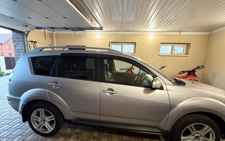 Mitsubishi Outlander III рестайлинг 3, 2010 год, 1 200 000 рублей, 4 фотография