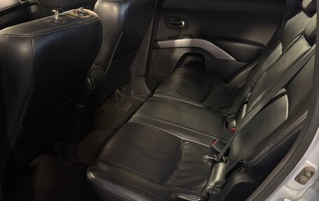 Mitsubishi Outlander III рестайлинг 3, 2010 год, 1 200 000 рублей, 10 фотография