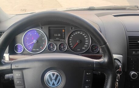 Volkswagen Touareg III, 2005 год, 800 000 рублей, 2 фотография