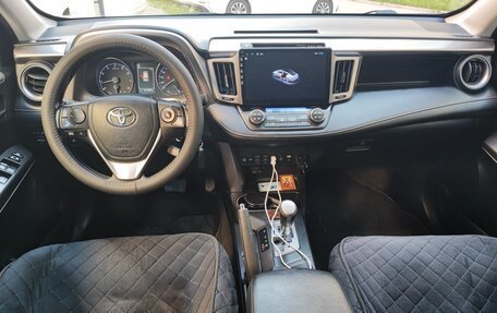 Toyota RAV4, 2015 год, 2 050 000 рублей, 2 фотография