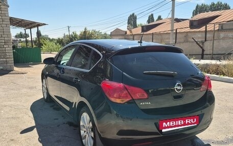 Opel Astra J, 2011 год, 650 000 рублей, 4 фотография