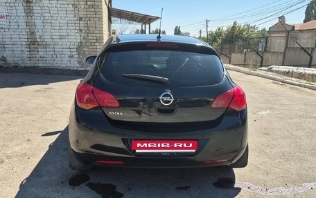 Opel Astra J, 2011 год, 650 000 рублей, 3 фотография