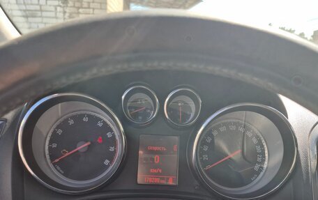 Opel Astra J, 2011 год, 650 000 рублей, 14 фотография