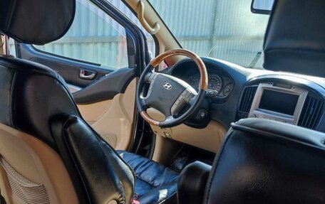 Hyundai Grand Starex Grand Starex I рестайлинг 2, 2011 год, 2 800 000 рублей, 2 фотография