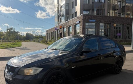 BMW 3 серия, 2005 год, 800 000 рублей, 2 фотография