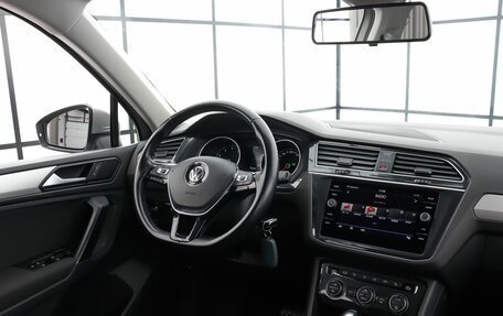 Volkswagen Tiguan II, 2020 год, 2 689 000 рублей, 8 фотография