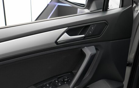 Volkswagen Tiguan II, 2020 год, 2 689 000 рублей, 17 фотография