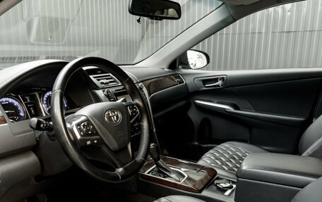Toyota Camry, 2017 год, 2 385 000 рублей, 10 фотография