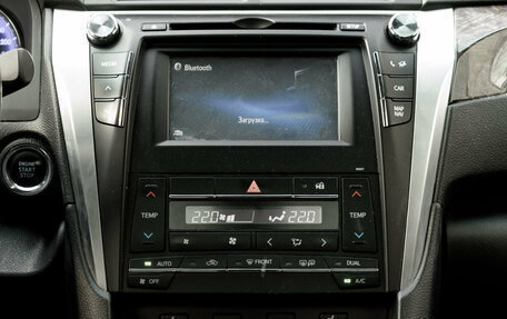 Toyota Camry, 2017 год, 2 385 000 рублей, 15 фотография