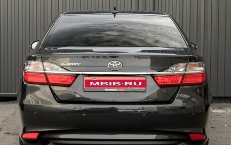 Toyota Camry, 2017 год, 2 385 000 рублей, 6 фотография