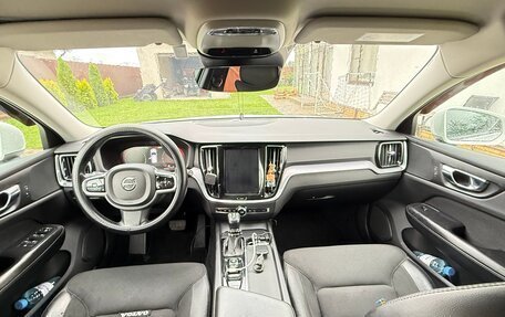 Volvo V60 Cross Country II, 2019 год, 2 900 000 рублей, 12 фотография