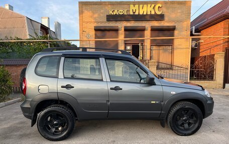 Chevrolet Niva I рестайлинг, 2017 год, 857 000 рублей, 6 фотография