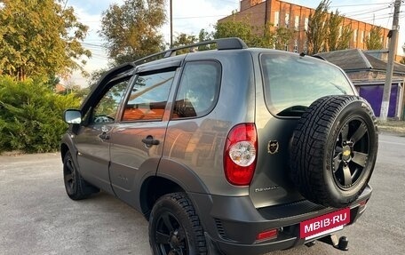Chevrolet Niva I рестайлинг, 2017 год, 857 000 рублей, 10 фотография