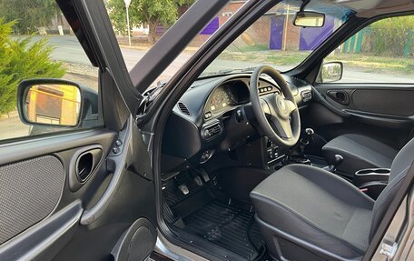 Chevrolet Niva I рестайлинг, 2017 год, 857 000 рублей, 21 фотография