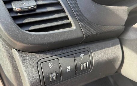Hyundai Solaris II рестайлинг, 2012 год, 930 000 рублей, 13 фотография