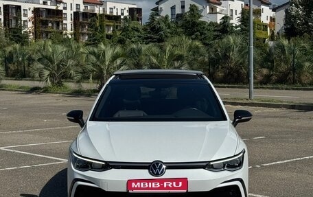 Volkswagen Golf VIII, 2022 год, 2 480 000 рублей, 2 фотография