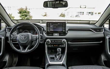 Toyota RAV4, 2021 год, 2 998 000 рублей, 14 фотография