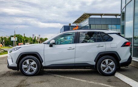 Toyota RAV4, 2021 год, 2 998 000 рублей, 4 фотография