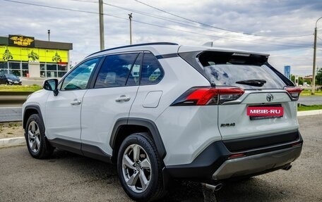 Toyota RAV4, 2021 год, 2 998 000 рублей, 5 фотография