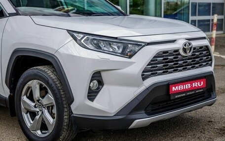 Toyota RAV4, 2021 год, 2 998 000 рублей, 10 фотография