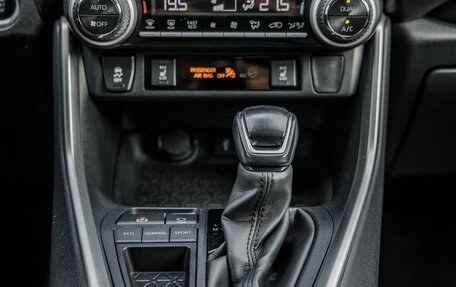 Toyota RAV4, 2021 год, 2 998 000 рублей, 26 фотография