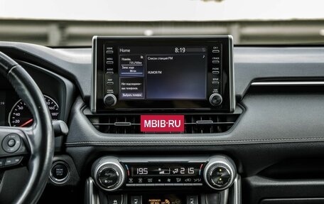 Toyota RAV4, 2021 год, 2 998 000 рублей, 22 фотография