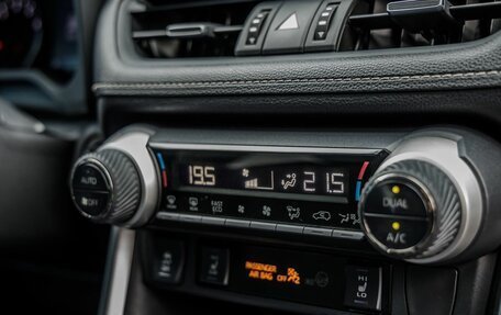 Toyota RAV4, 2021 год, 2 998 000 рублей, 34 фотография