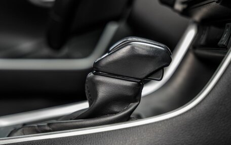 Toyota RAV4, 2021 год, 2 998 000 рублей, 36 фотография