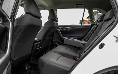 Toyota RAV4, 2021 год, 2 998 000 рублей, 38 фотография