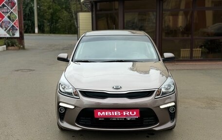 KIA Rio IV, 2018 год, 1 375 000 рублей, 1 фотография