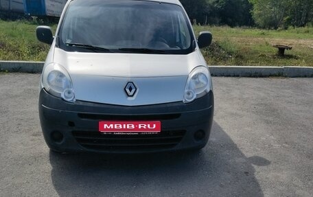 Renault Kangoo II рестайлинг, 2011 год, 649 000 рублей, 1 фотография